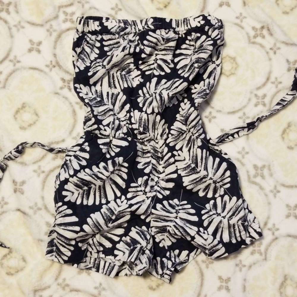 Never worn- NWOT Banana Republic Romper